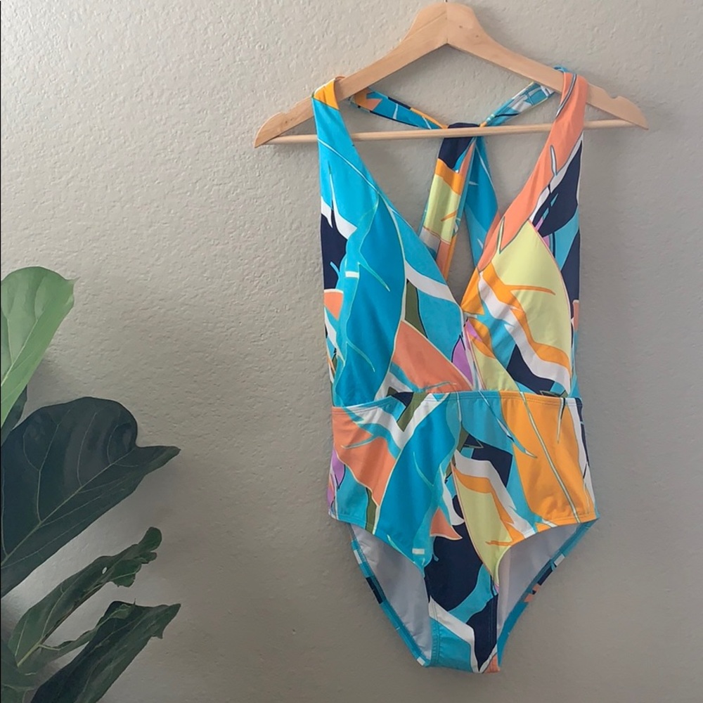 NWT women’s Jantzen one piece swimsuit!